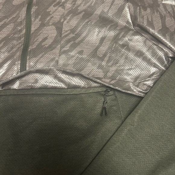 Underarmour Green and Gray Hooded Jacket - Picture 4 of 7